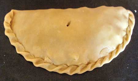 Click this photo for a movie about how to crimp a Cornish pasty